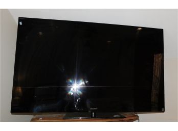 Sony BRAVIA KDL55NX720 55-inch 1080p 3D LED HDTV With Built-in WiFi, Black (2011 Model)