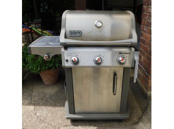 Weber Spirit Outdoor Natural Gas Grill With Cover