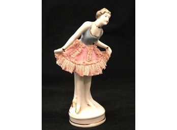 Vintage German Dresden Lady Figurine (194)