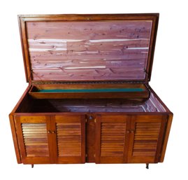 Mid Century Modern Cedar Lined Blanket Chest With Key - #LFT