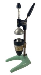 Vintage Hamilton Beach No. 32 Juice Extractor - #S15-4