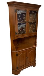 ETHAN ALLEN Heirloom Nutmeg Maple Colonial Early American Corner Cabinet - #BR