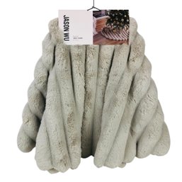 Jason Wu Faux Fur 60-Inch Tree Skirt (NEW) - #S1-5