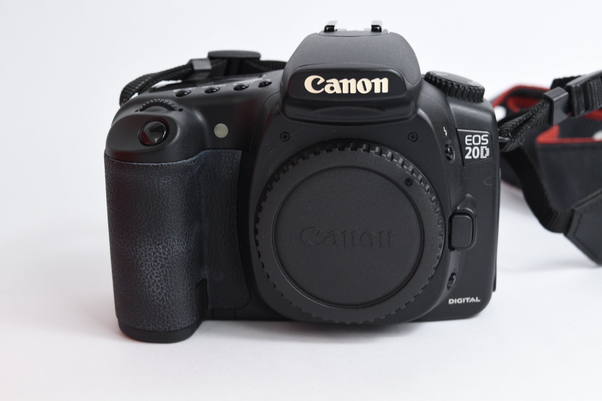 Canon EOS 20D DSLR Digital Camera Kit DS126061 With EF-S 18-55mm 