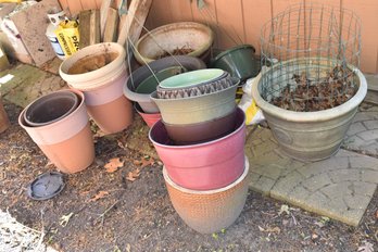 Lot Of Assorted Sized Flower Pots 12'-20' - Over 12pcs