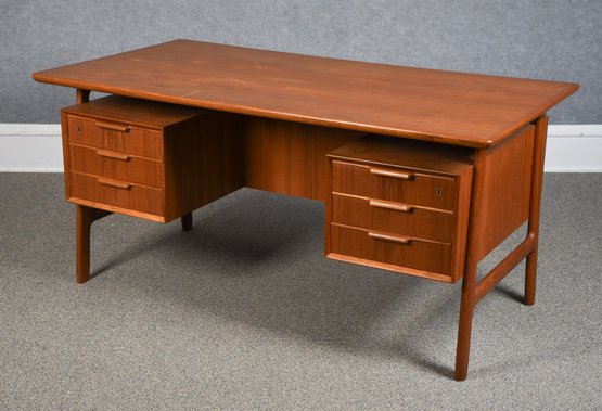Gunni Omann For Omann Jun Mid-Century Modern Teak Desk (CTF30)