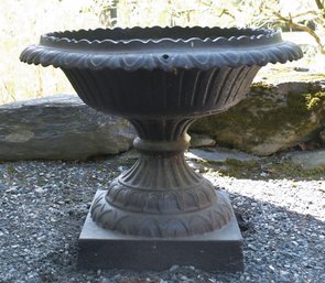 Antique Cast Iron Urn (CTF20)