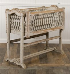 Vintage White Painted Cradle/Planter (CTF20)