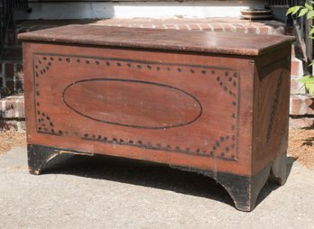 Good 19th C. Vermont Paint Decorated Blanket Box (CT20)