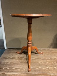18th C. Walnut Candle-stand (CTF20)