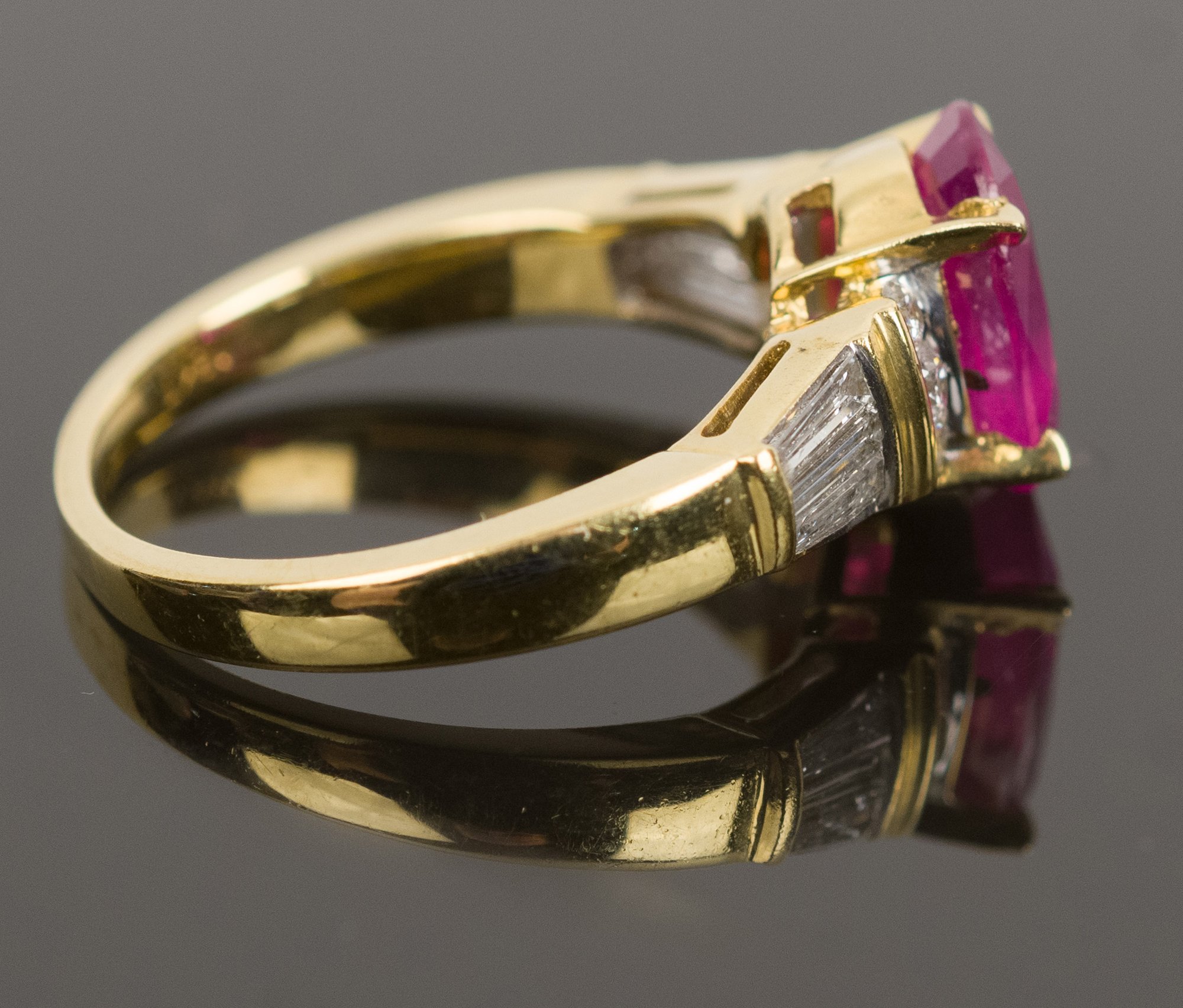 18k Gold Lead Glass Filled 