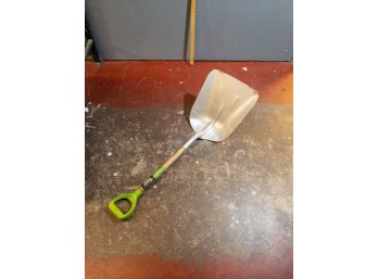 Lambert Metal Blade Scoop Shovel - Landscaping, Gardening, Dirt Moving, Ice! Dig This Bargain!
