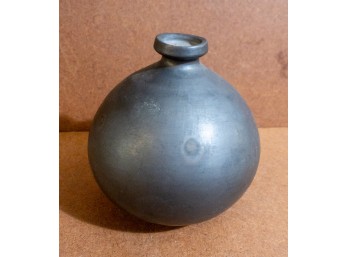 Vintage Vessel Artifact - Mysterious Origins! Collector's Dream, Unique Find!