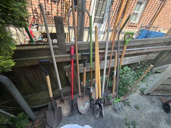 Lot Of 14 Garden Tools