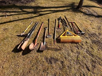 Lot Of TWELVE Essential Garden Tools
