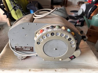 Better Pack 555S Electric Water-activated Gummed Tape Dispenser.