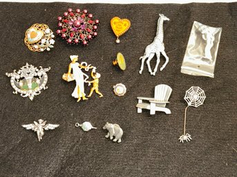 Asst Pins  / Brooches