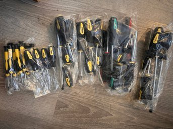 NIB Screwdriver Set