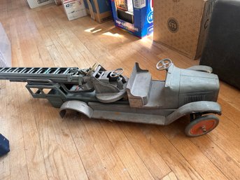 BUDDY-L AERIAL EXTENSION LADDER FIRE TRUCK ORIGINAL 1920s