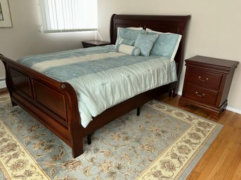 Cherry Wood Queen Bedroom Set