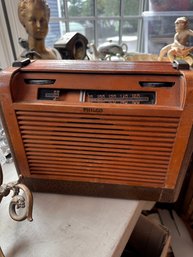 Vintage Philco Wooden Roll Top Portable Tube Radio