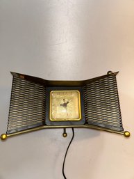 Vintage 1950s United Corp. Model 340 Bowtie Display Clock