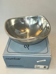 Nambe TRI-CORNER BOWL 2 QT, 9' DIA.
