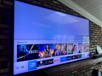 Samsung QLED Smart TV. 78 Inches.   4 Years Old