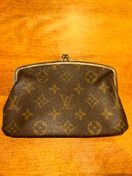 Vtg Louis Vuitton French Co Monogram Canvas Kiss Lock Clutch Coin Purse