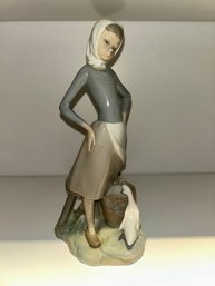 Lladro Figurine Girl With Milk Pail And Goose
