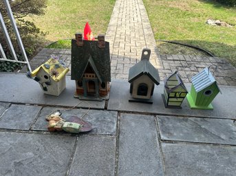 Lot B Collection Of Birdhouses