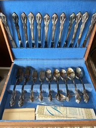 ROGERS & BRO Silverplate Flatware Set