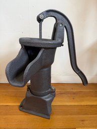 Cast Iron Hand-operated Water Pitcher Pump