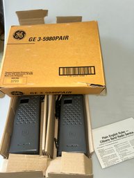 Vintage Pair Of GE Model 3-5980A 40-channel Citizen Band Transceiver Walkie-talkies
