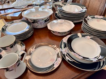 Set Of Mikes China 5 Piece Service For 8 Plus Platters And Serving Bowls