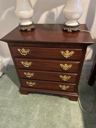 Lot 175- 2 Night Stands 4 Drawers 24lx15dx25h