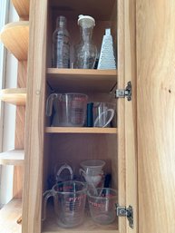 Lot 50-kitchen Measuring Cups And Salad Dressing Dispensers