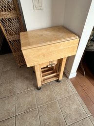 Lot 73-folding Table With Four Folding TV Dinner Trays