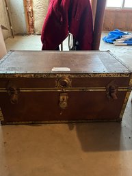 Lot 206-trunk. 31x14