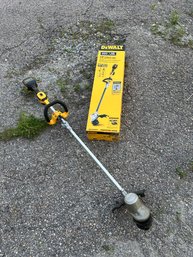 Lot 180-deWalt 20v Max Xr Brushless String Trimmer. No Battery Pack Come With One Battery