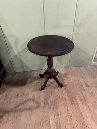 Lot 171- Queen Anne Style Mahogany Stand 23w, 28h