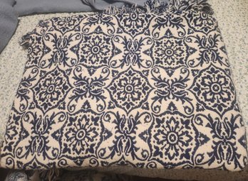 Find Quality Reversible Tapestry Bedspread