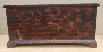 Grain Painted Dovetailed Pine Liftop Blanket Chest With Till