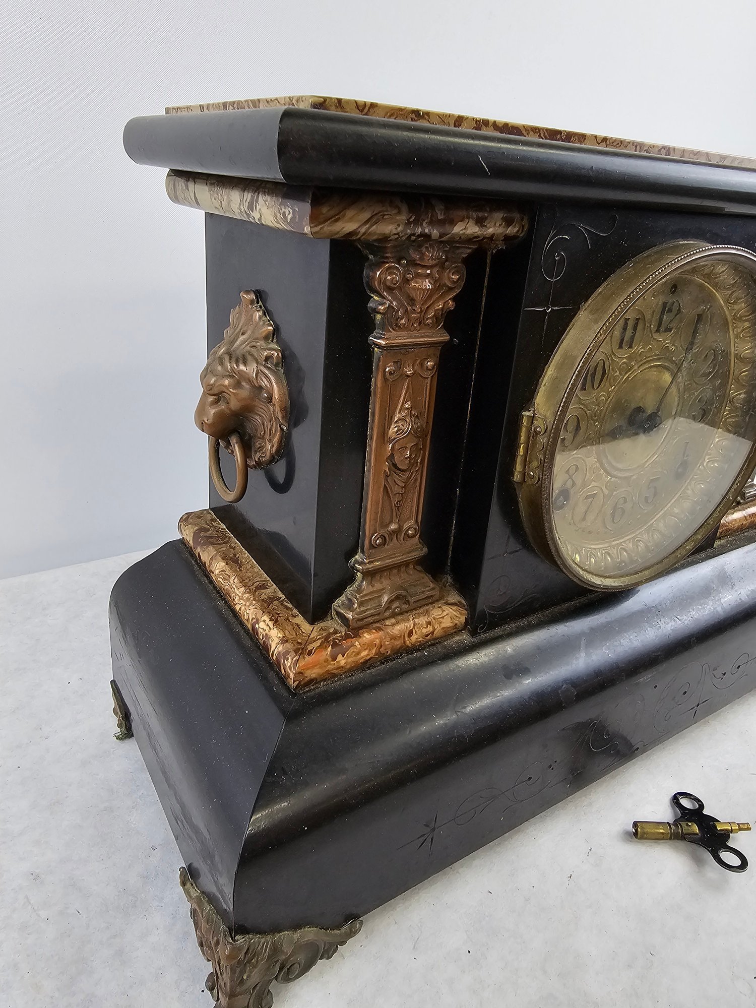 Antique Mantel Clock With Key #4807 | Auctionninja.com
