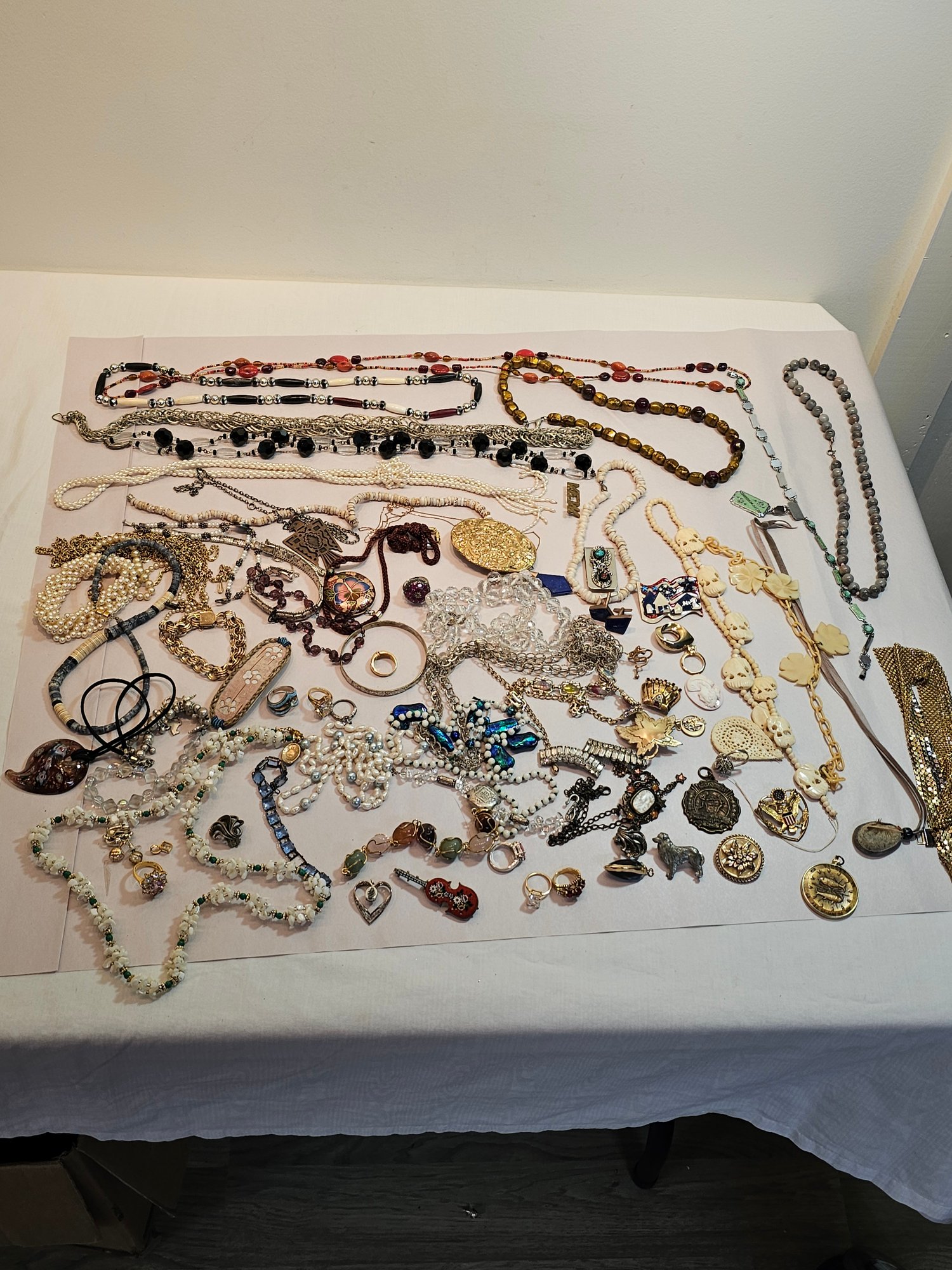 Assorted Jewelry Lot B #7000 | Auctionninja.com