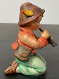 #35 - Goebel MJ Hummel - Little Tooter