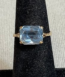 10k Gold Topaz Ring