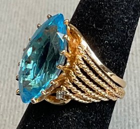 Beautiful 14k Gold Blue Topaz Ring
