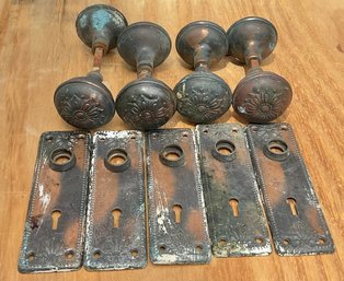Vintage Doorknobs & Plates