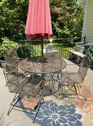 Vintage Metal Patio Table/ 4 Chairs /umbrella